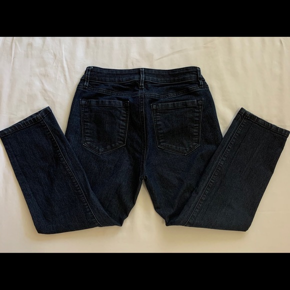 Ann Taylor Curvy Crop Jean 27/4 - Picture 3 of 9